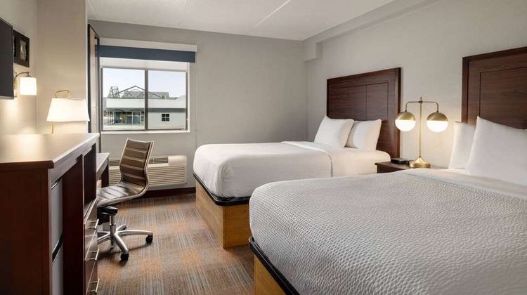 AmericInn by Wyndham Madison WI Room