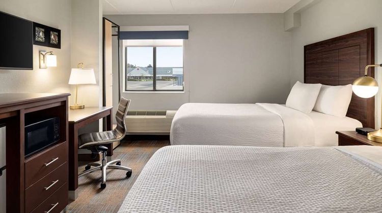 AmericInn by Wyndham Madison WI Room