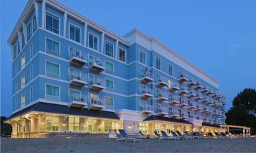 Hampton Inn & Suites Manistee Waterfront