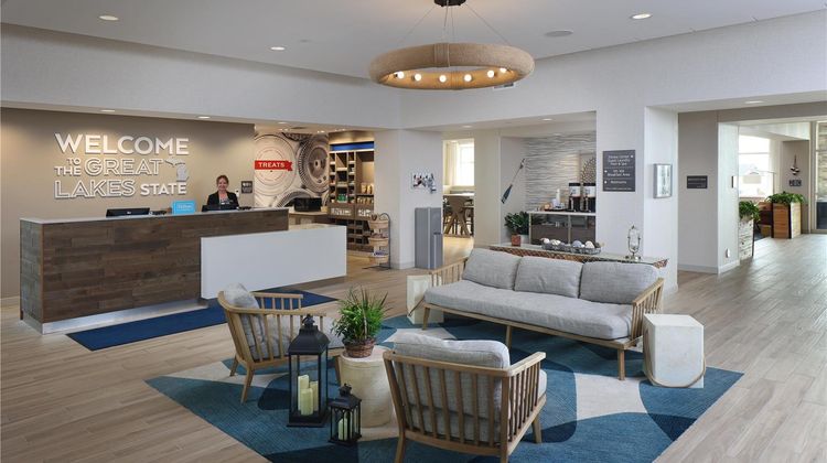 Hampton Inn & Suites Manistee Waterfront Lobby