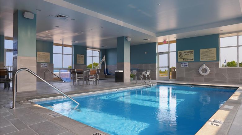 <b>Hampton Inn & Suites Manistee Waterfront Pool</b>. Images powered by <a href="https://iceportal.shijigroup.com/" title="IcePortal" target="_blank">IcePortal</a>.