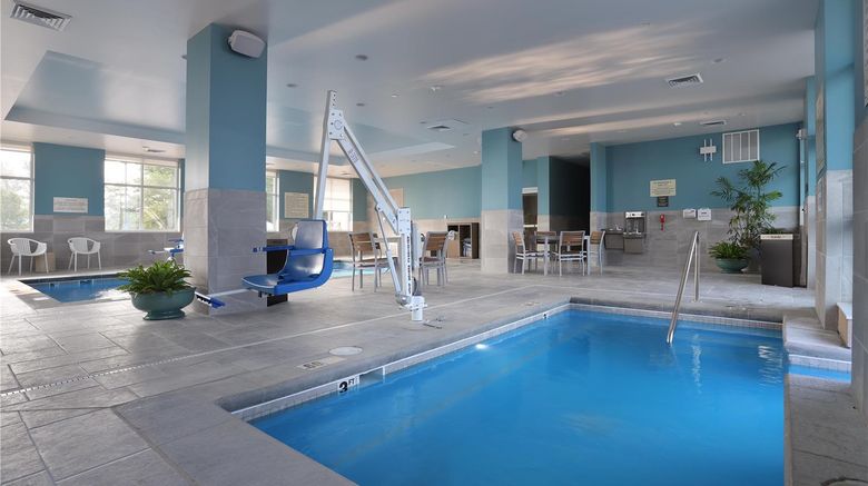 <b>Hampton Inn & Suites Manistee Waterfront Pool</b>. Images powered by <a href="https://iceportal.shijigroup.com/" title="IcePortal" target="_blank">IcePortal</a>.