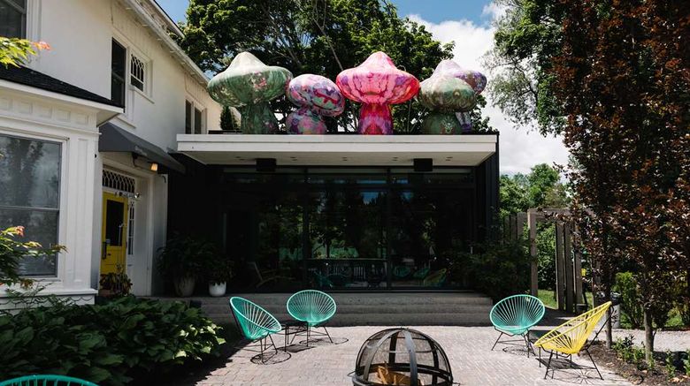 <b>Drake Devonshire Exterior</b>. Images powered by <a href="https://iceportal.shijigroup.com/" title="IcePortal" target="_blank">IcePortal</a>.