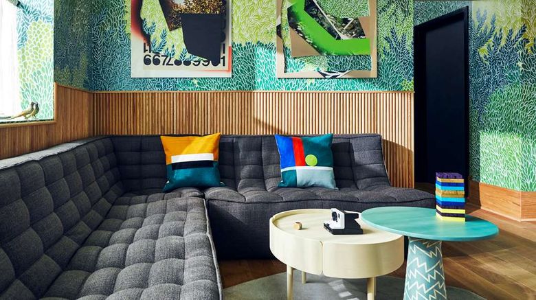 <b>Drake Devonshire Room</b>. Images powered by <a href="https://iceportal.shijigroup.com/" title="IcePortal" target="_blank">IcePortal</a>.