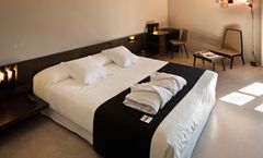 Caro Hotel