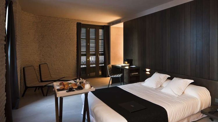 Caro Hotel Room