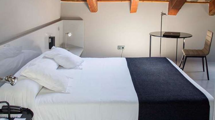 Caro Hotel Room