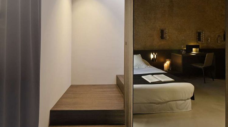 Caro Hotel Room