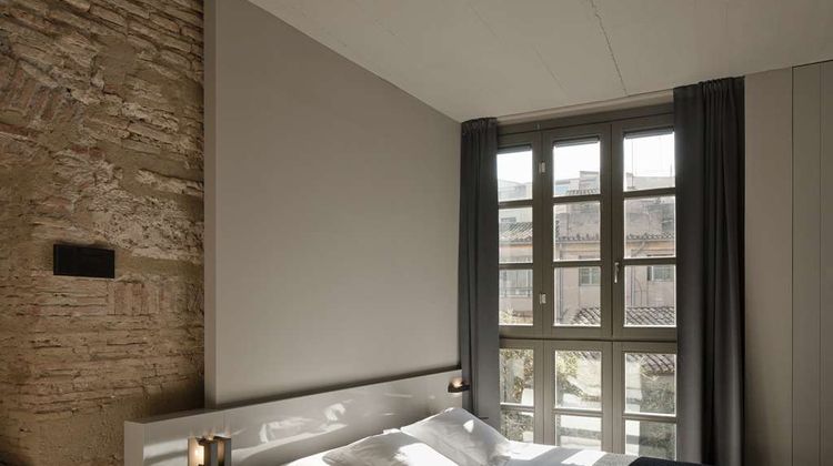 Caro Hotel Room