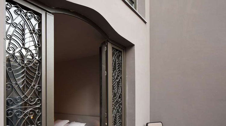 Caro Hotel Room