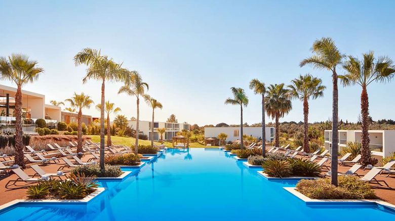 <b>Tivoli Alvor Algarve Resort Pool</b>. Images powered by <a href="https://iceportal.shijigroup.com/" title="IcePortal" target="_blank">IcePortal</a>.