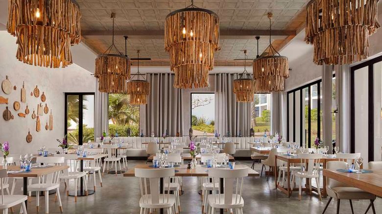 <b>Tivoli Alvor Algarve Resort Restaurant</b>. Images powered by <a href="https://iceportal.shijigroup.com/" title="IcePortal" target="_blank">IcePortal</a>.