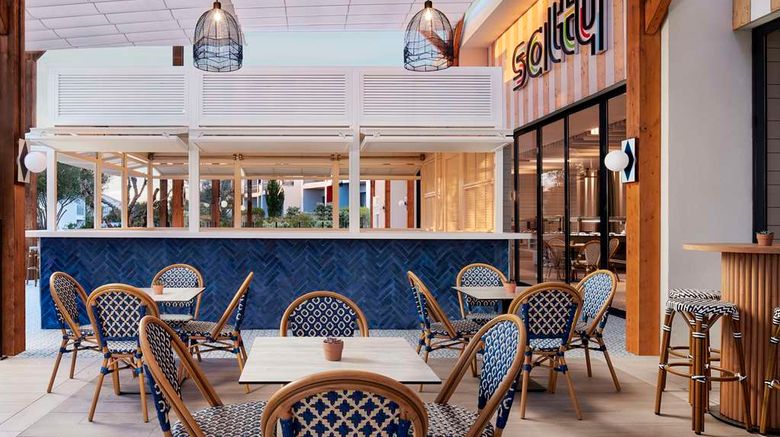 <b>Tivoli Alvor Algarve Resort Restaurant</b>. Images powered by <a href="https://iceportal.shijigroup.com/" title="IcePortal" target="_blank">IcePortal</a>.