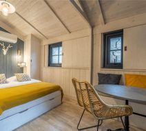 Quai Des Pontis Room