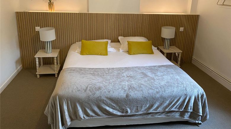 <b>Quai Des Pontis Room</b>. Images powered by <a href="https://iceportal.shijigroup.com/" title="IcePortal" target="_blank">IcePortal</a>.