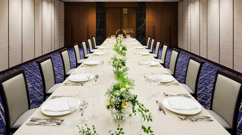 <b>Hilton Yokohama Meeting</b>. Images powered by <a href="https://iceportal.shijigroup.com/" title="IcePortal" target="_blank">IcePortal</a>.