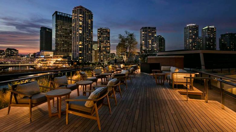<b>Hilton Yokohama Exterior</b>. Images powered by <a href="https://iceportal.shijigroup.com/" title="IcePortal" target="_blank">IcePortal</a>.