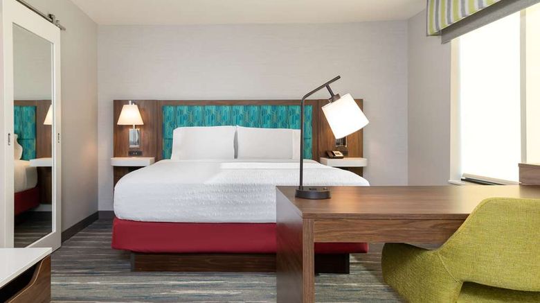 <b>Hampton Inn & Suites Sonoma Wine Country Room</b>. Images powered by <a href="https://iceportal.shijigroup.com/" title="IcePortal" target="_blank">IcePortal</a>.