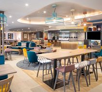Hampton by Hilton London City Lobby