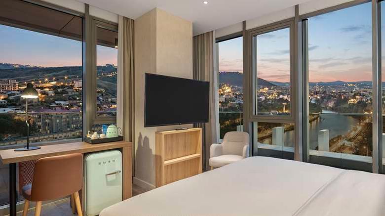 <b>Hilton Garden Inn Tbilisi Riverview Room</b>. Images powered by <a href="https://iceportal.shijigroup.com/" title="IcePortal" target="_blank">IcePortal</a>.