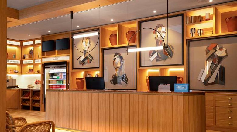 <b>Hilton Garden Inn Evora Lobby</b>. Images powered by <a href="https://iceportal.shijigroup.com/" title="IcePortal" target="_blank">IcePortal</a>.