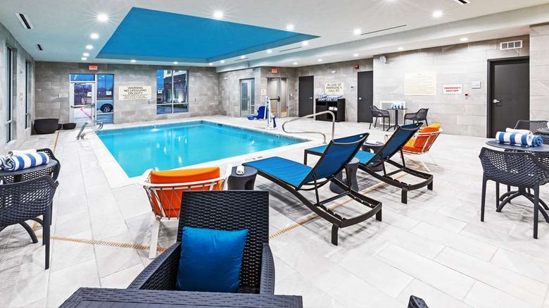 <b>Hampton Inn & Suites Canyon Pool</b>. Images powered by <a href="https://iceportal.shijigroup.com/" title="IcePortal" target="_blank">IcePortal</a>.