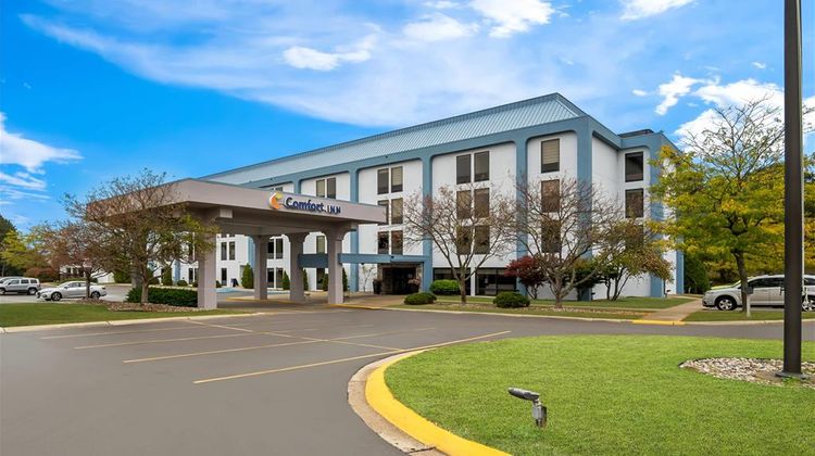 Comfort Inn Cadillac Exterior