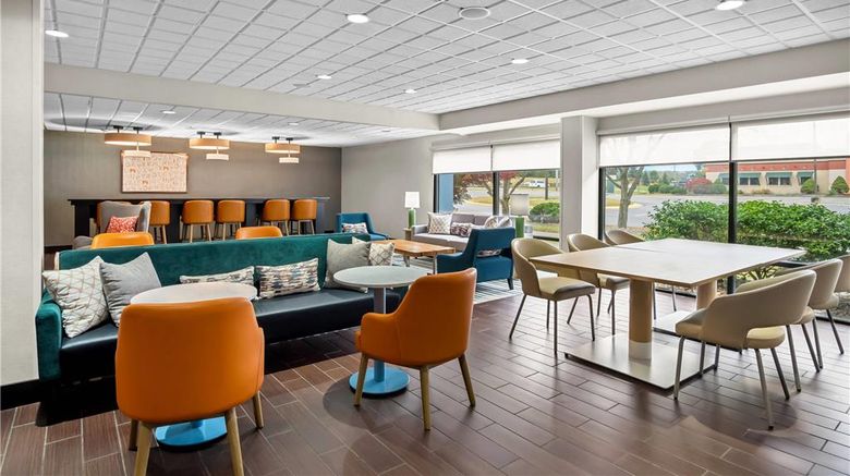 <b>Comfort Inn Cadillac Lobby</b>. Images powered by <a href="https://iceportal.shijigroup.com/" title="IcePortal" target="_blank">IcePortal</a>.