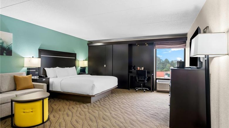 <b>Comfort Inn Cadillac Suite</b>. Images powered by <a href="https://iceportal.shijigroup.com/" title="IcePortal" target="_blank">IcePortal</a>.