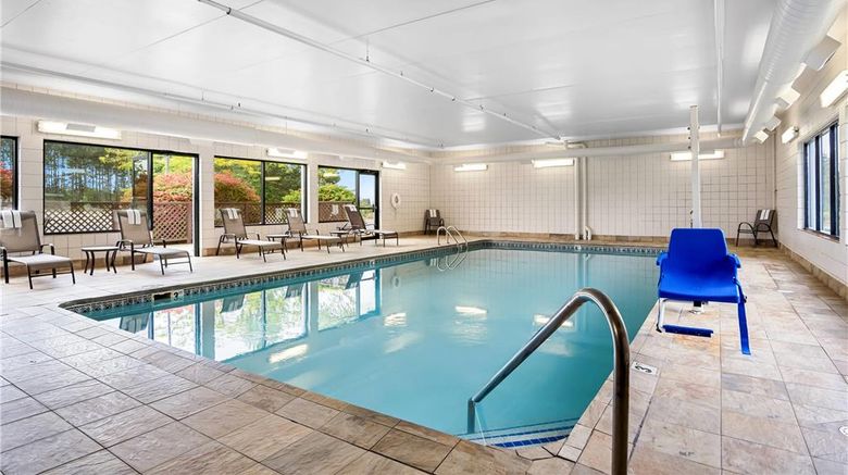 <b>Comfort Inn Cadillac Pool</b>. Images powered by <a href="https://iceportal.shijigroup.com/" title="IcePortal" target="_blank">IcePortal</a>.