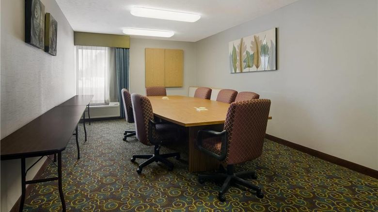 <b>Comfort Inn Cadillac Meeting</b>. Images powered by <a href="https://iceportal.shijigroup.com/" title="IcePortal" target="_blank">IcePortal</a>.