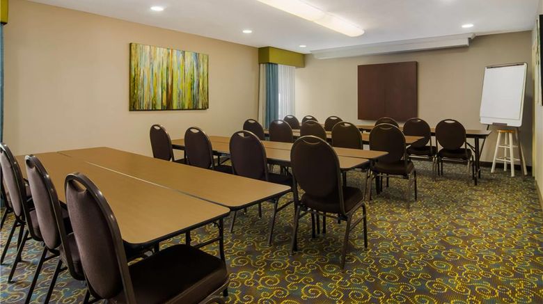 <b>Comfort Inn Cadillac Meeting</b>. Images powered by <a href="https://iceportal.shijigroup.com/" title="IcePortal" target="_blank">IcePortal</a>.