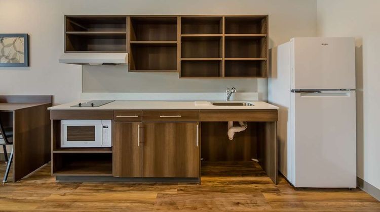 WoodSpring Suites Room