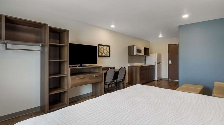 <b>WoodSpring Suites Room</b>. Images powered by <a href="https://iceportal.shijigroup.com/" title="IcePortal" target="_blank">IcePortal</a>.