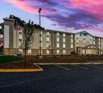 WoodSpring Suites Exterior