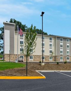 WoodSpring Suites