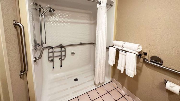 Wingate by Wyndham Waynesboro Room