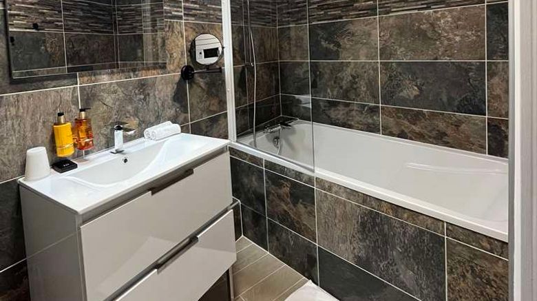 <b>VillaPona Hotel & Spa Suite</b>. Images powered by <a href="https://iceportal.shijigroup.com/" title="IcePortal" target="_blank">IcePortal</a>.
