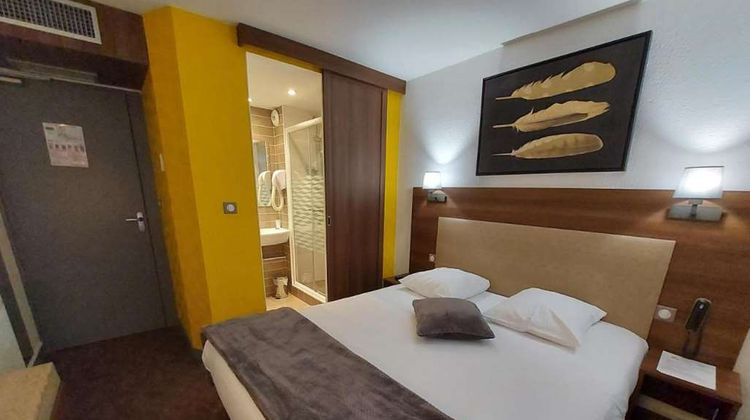 Atoll Hotel Room