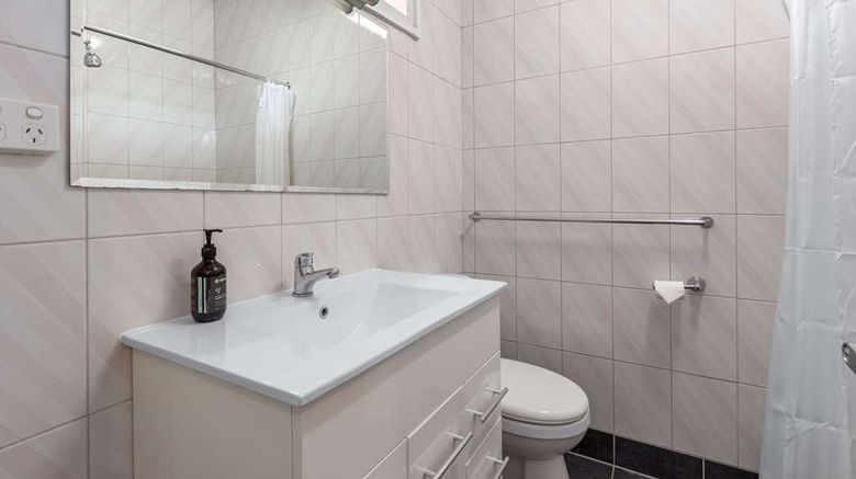 <b>Econo Lodge East Adelaide Room</b>. Images powered by <a href="https://iceportal.shijigroup.com/" title="IcePortal" target="_blank">IcePortal</a>.