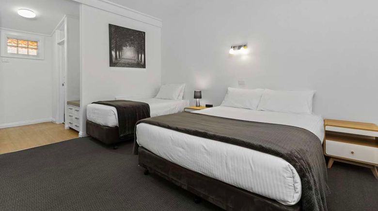 <b>Econo Lodge East Adelaide Room</b>. Images powered by <a href="https://iceportal.shijigroup.com/" title="IcePortal" target="_blank">IcePortal</a>.