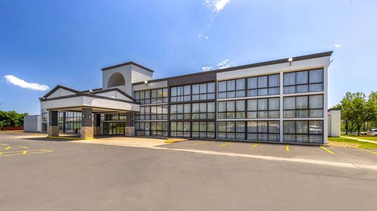 Wingate by Wyndham Kansas City Exterior
