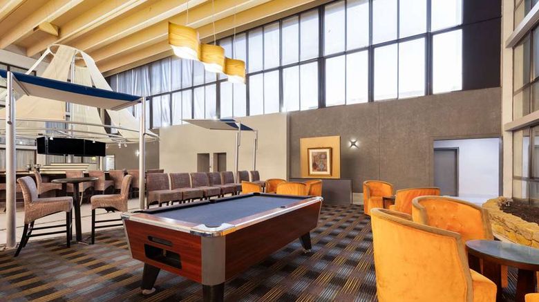 <b>Wingate by Wyndham Kansas City Lobby</b>. Images powered by <a href="https://iceportal.shijigroup.com/" title="IcePortal" target="_blank">IcePortal</a>.