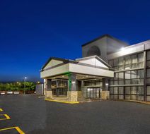 Wingate by Wyndham Kansas City Exterior