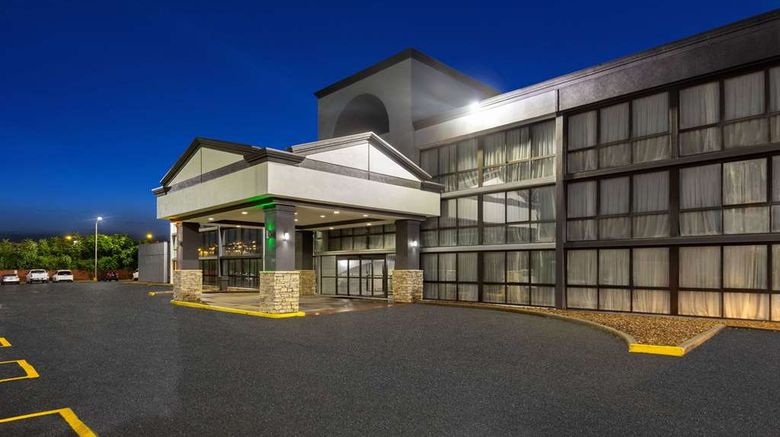 <b>Wingate by Wyndham Kansas City Exterior</b>. Images powered by <a href="https://iceportal.shijigroup.com/" title="IcePortal" target="_blank">IcePortal</a>.