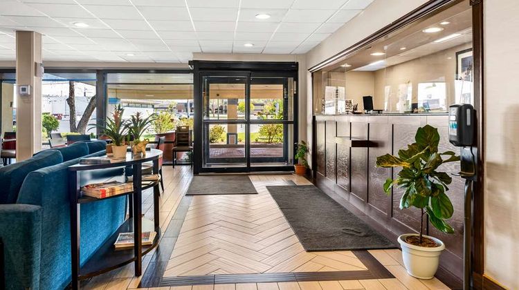SureStay Plus by Best Western Reading N Lobby