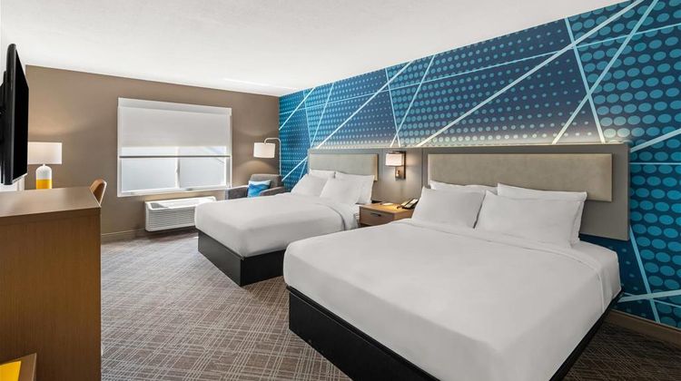 Comfort Inn & Suites Room