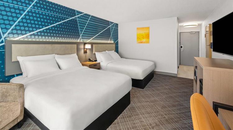 Comfort Inn & Suites Room
