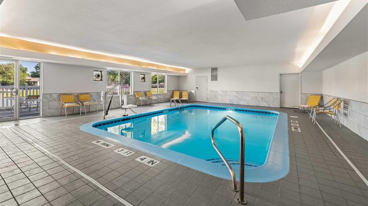 Comfort Inn & Suites Pool