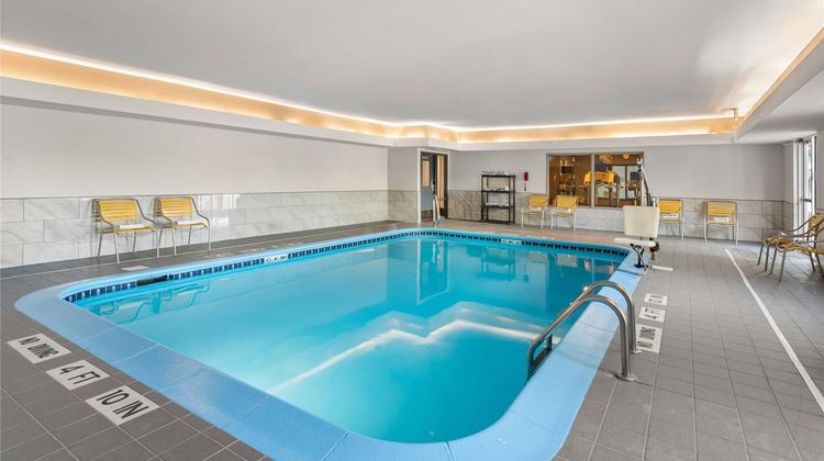 Comfort Inn & Suites Pool